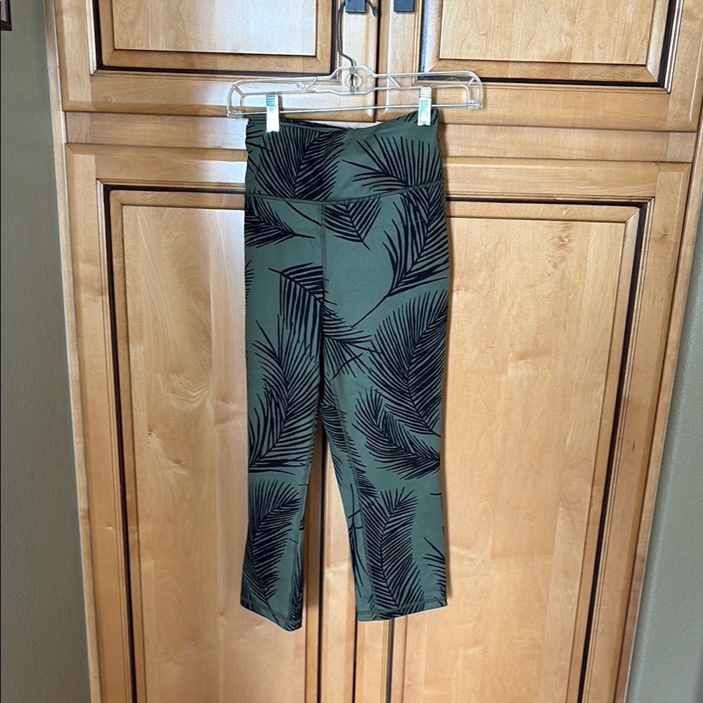 Tropical Green and Black Leaf Print Leggings with Stretchy Fabric
